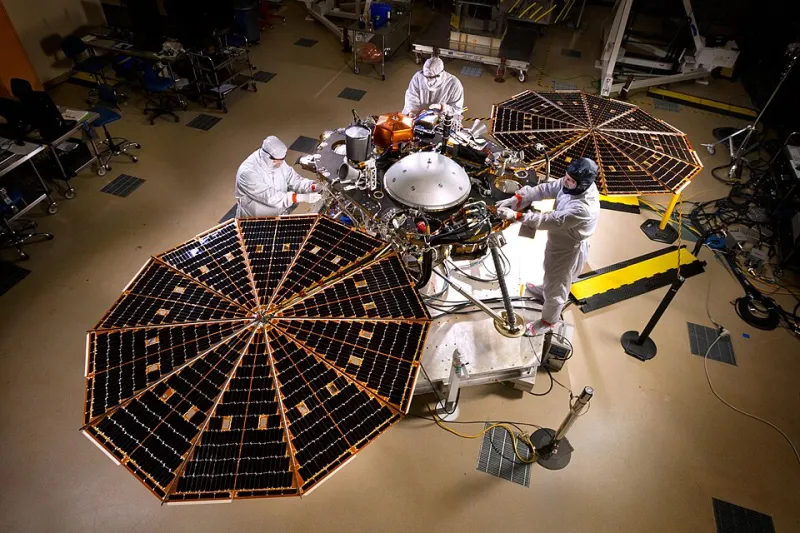 The Day Mars Lost Its Sky: How a Dead Magnetic Field Doomed a World—and What That Means for the Humans Heading There